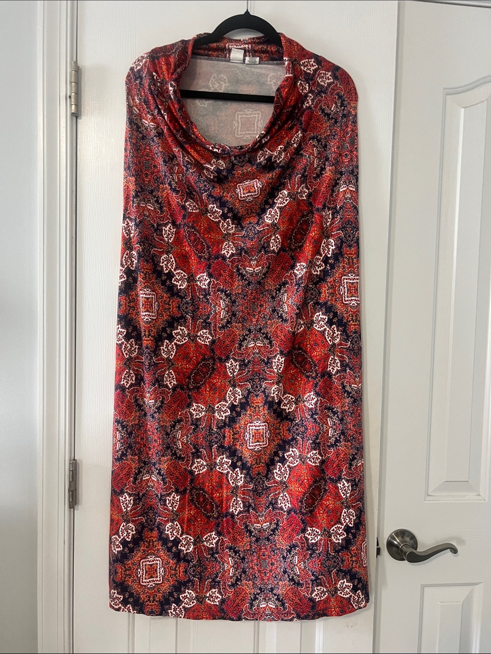Artisan Ny Red and Navy Paisley-Print Maxi Skirt